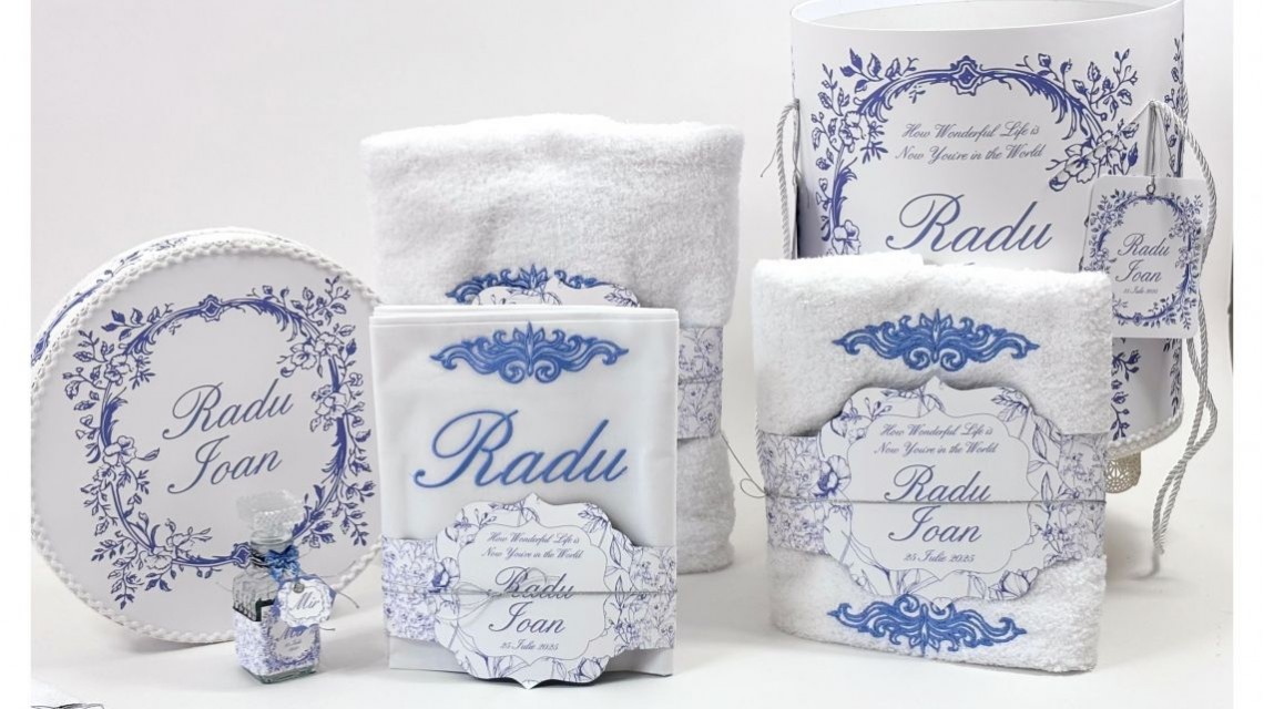 Trusou botez băiețel English Romantic Blue Personalizat cu broderie 16
